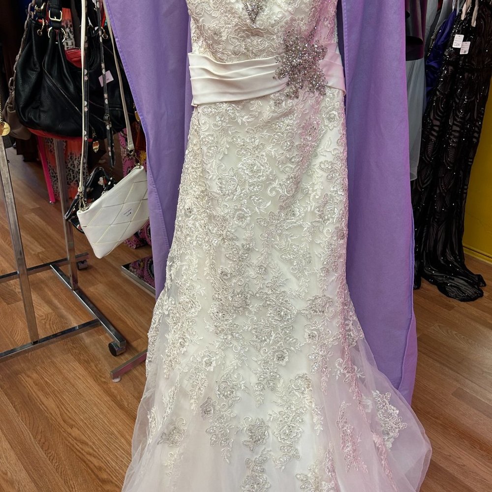 WEDDING DRESS - Picture 5 of 5